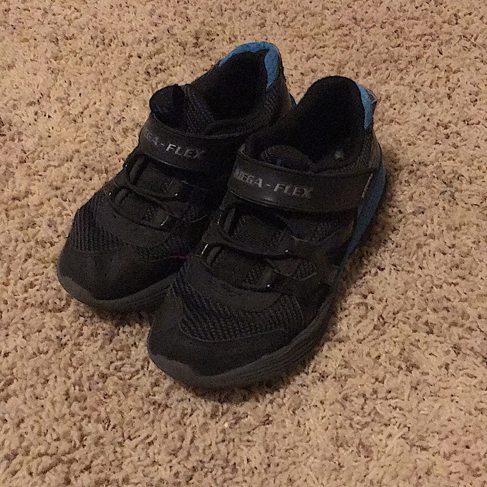 Boys black and blue sketchers